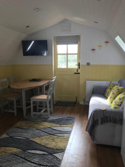 Bumble Bee Cottage Plymouth Extérieur photo
