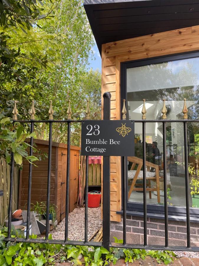 Bumble Bee Cottage Plymouth Extérieur photo